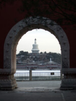 Blick auf die weiße Pagode im Beihei Park in Peking Peking weiße Pagode