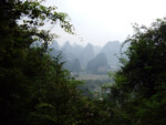 Blick auf die Karstberge soweit das Auge reicht (was bei dem Wetter nun leider nicht sehr weit war) Yangshuo Karstberge