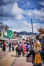 Dort war zufälligerweise auch gerade Karneval, weswegen die Stadt voll von Leuten war. San Juan Chamula