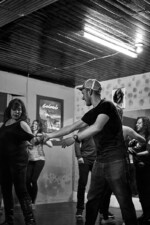 Der Unterricht ist immer von 18-19 Uhr und man kann einfach unangemeldet vorbeischauen. Xela Salsa